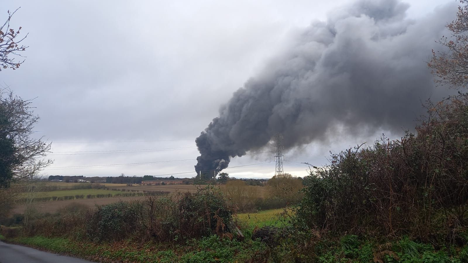 Large fire breaks out at Kidderminster industrial estate
